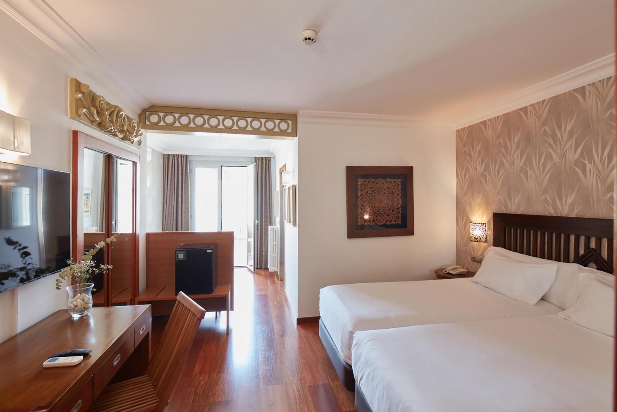 Sercotel Hotel President ฟิกวยเรส ภายนอก รูปภาพ