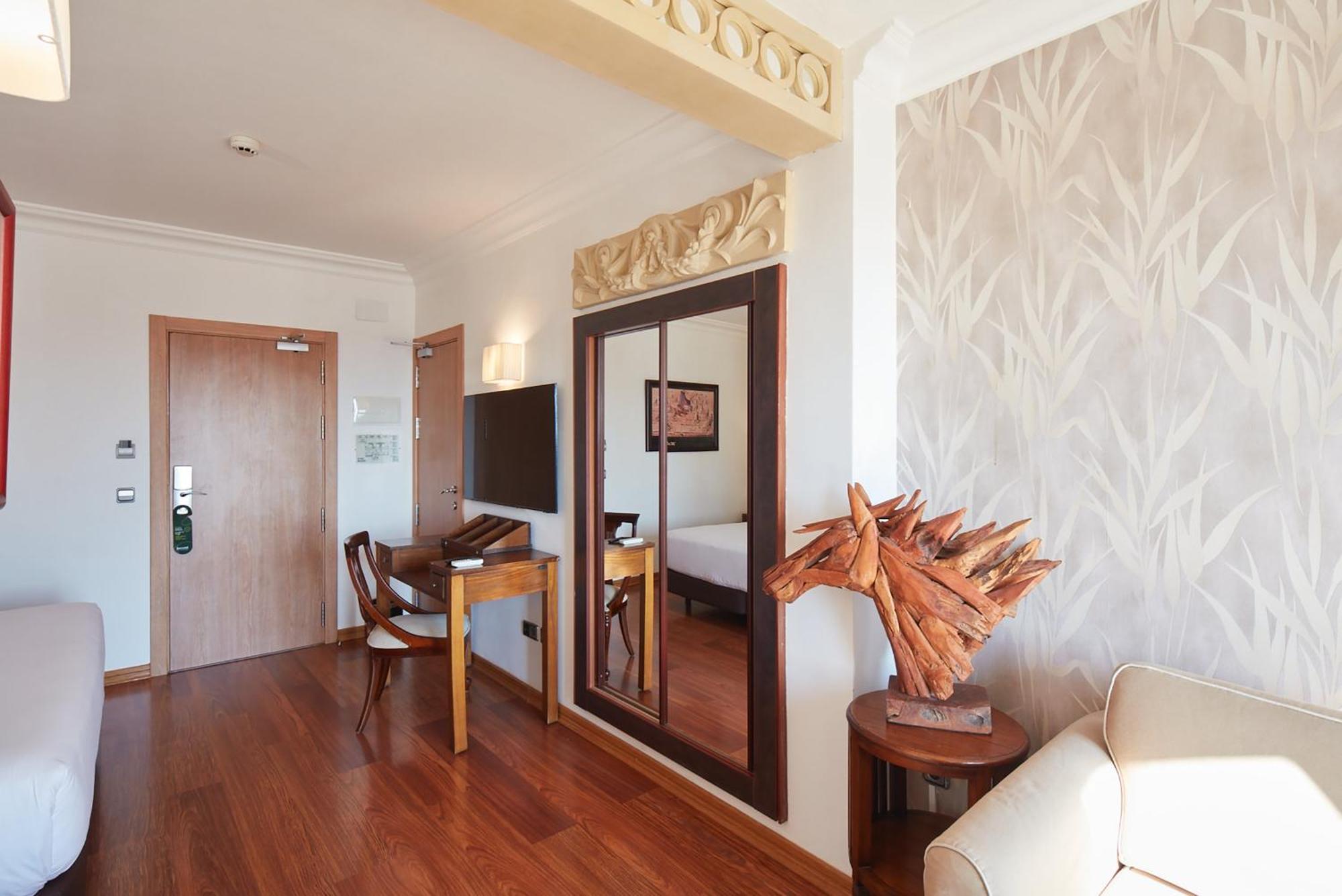 Sercotel Hotel President ฟิกวยเรส ภายนอก รูปภาพ