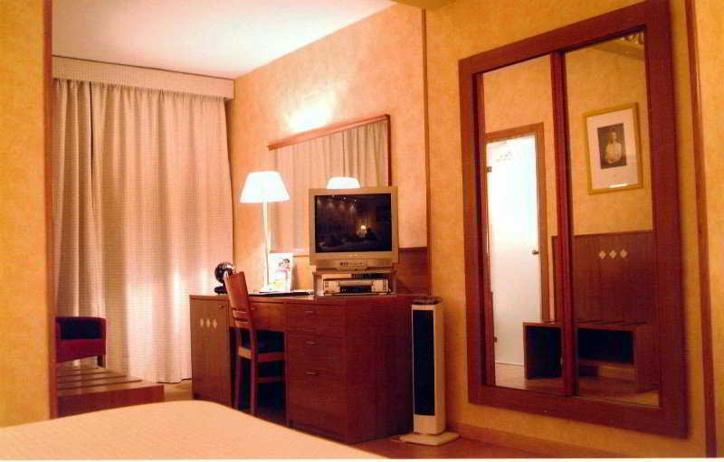 Sercotel Hotel President ฟิกวยเรส ภายนอก รูปภาพ